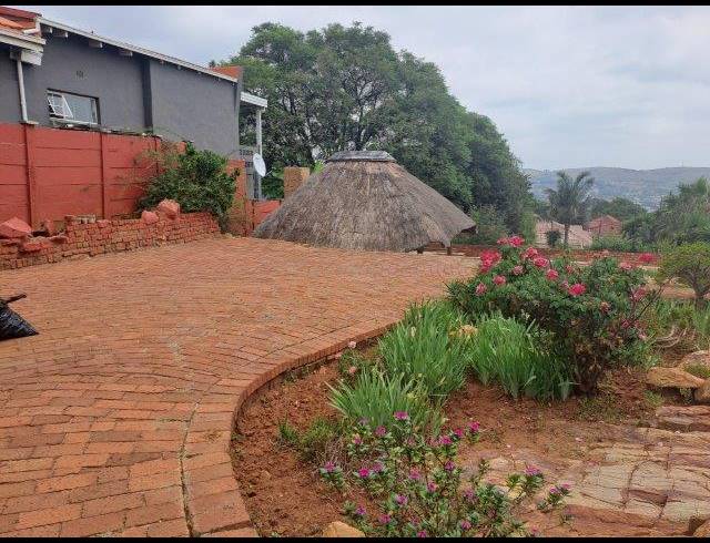 3 BEDROOM HOUSE FOR SALE IN KENSINGTON